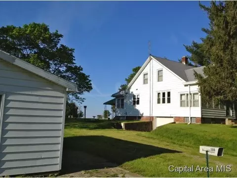 300 W Pine Street St, Tallula, IL 62688 photo 1