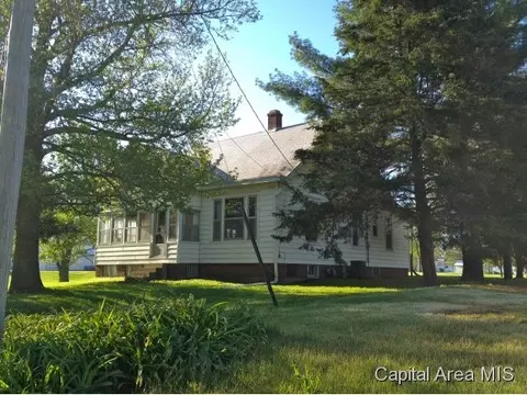 300 W Pine Street St, Tallula, IL 62688 photo 2