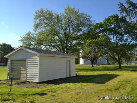 300 W Pine Street St, Tallula, IL 62688 photo 4