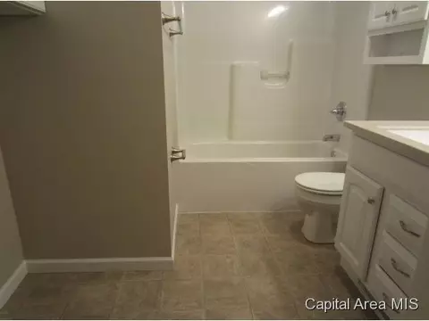 1701 Minot, Springfield, IL 62702 photo 7