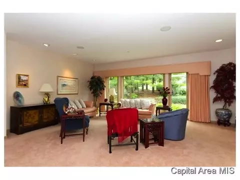 401 Clipper, Springfield, IL 62711 photo 8