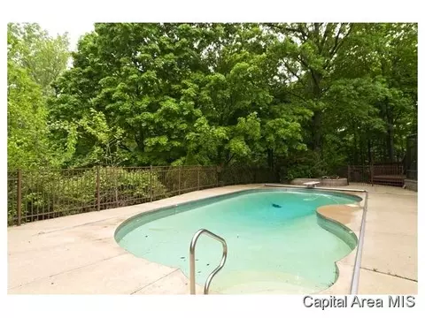 401 Clipper, Springfield, IL 62711 photo 4