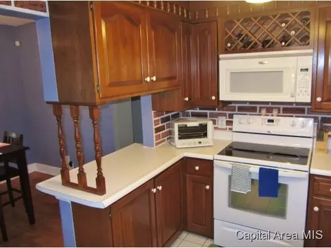 400 S Amos, Springfield, IL 62704 photo 5