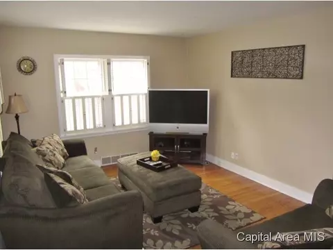 400 S Amos, Springfield, IL 62704 photo 2