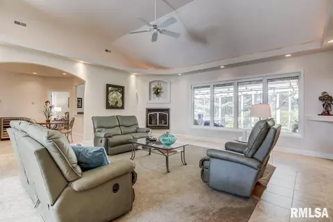 3116 Iron Lake Cir, Springfield, IL 62711 photo 6