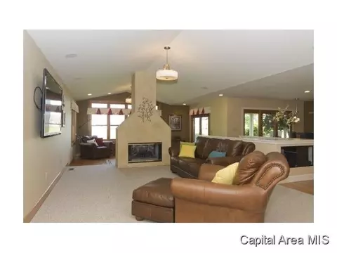 3816 Greenfield, Springfield, IL 62704 photo 4