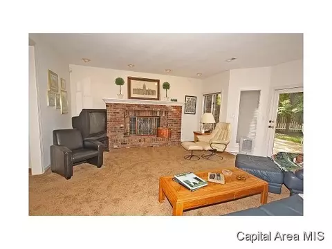 827 Coventry, Springfield, IL 62702 photo 23