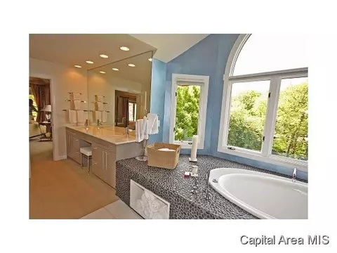 827 Coventry, Springfield, IL 62702 photo 19