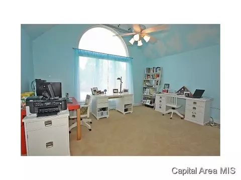 827 Coventry, Springfield, IL 62702 photo 15
