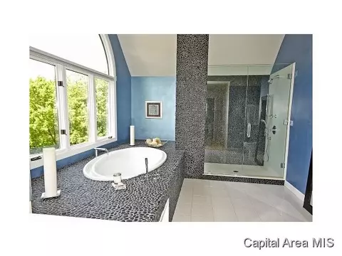 827 Coventry, Springfield, IL 62702 photo 20