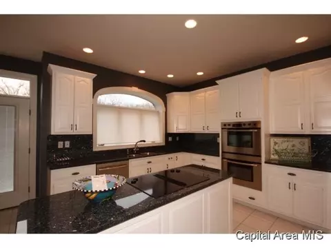 827 Coventry, Springfield, IL 62702 photo 10