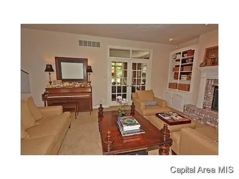 827 Coventry, Springfield, IL 62702 photo 24