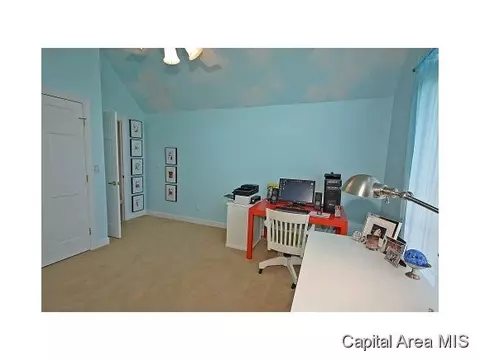 827 Coventry, Springfield, IL 62702 photo 16