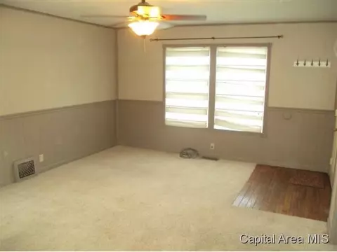 2827 S 13th, Springfield, IL 62703 photo 3