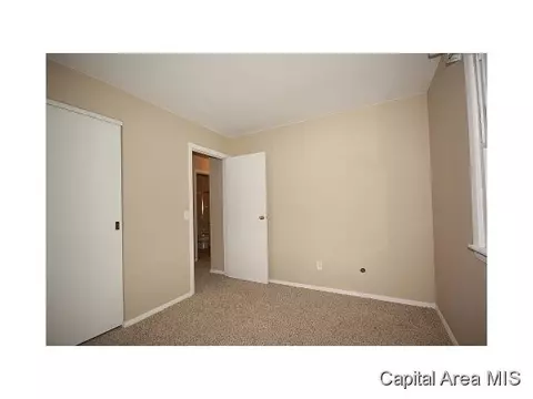 37 Squires Rd, Springfield, IL 62704 photo 9