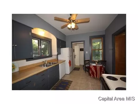 328 S Lincoln, Springfield, IL 62704 photo 6