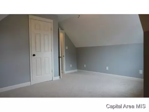 301 E Mohawk, Morrisonville, IL 62546 photo 13