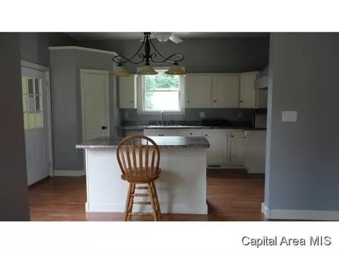 301 E Mohawk, Morrisonville, IL 62546 photo 6