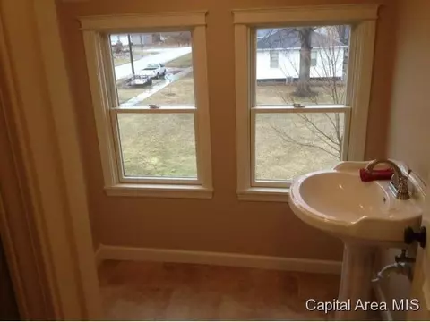 301 E Mohawk, Morrisonville, IL 62546 photo 16