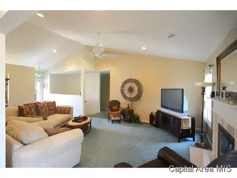 3713 Windshire Dr, Springfield, IL 62704 photo 8