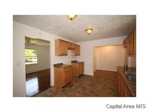 691 E Andrew Rd, Springfield, IL 62707 photo 4