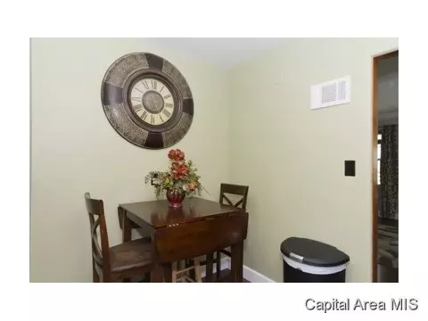 2045 Marland, Springfield, IL 62702 photo 6