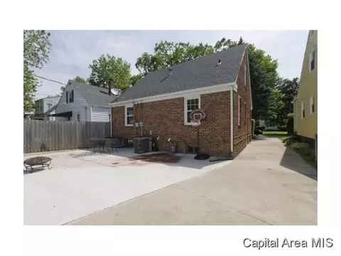 2045 Marland, Springfield, IL 62702 photo 15
