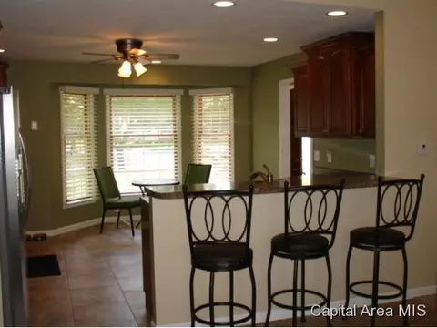 1921 Strawberry, Springfield, IL 62711 photo 3