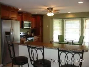 1921 Strawberry, Springfield, IL 62711 photo 2