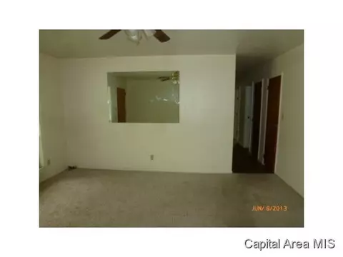 700 Kenyon Dr, Springfield, IL 62704 photo 3