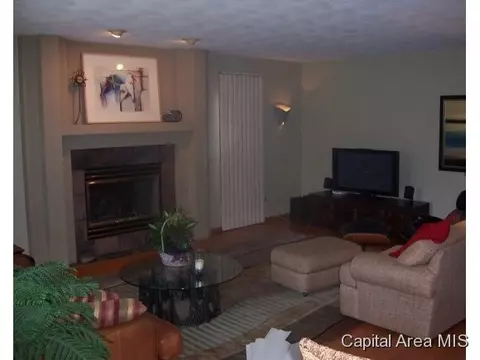 2713 Timber Pointe, Springfield, IL 62702 photo 5