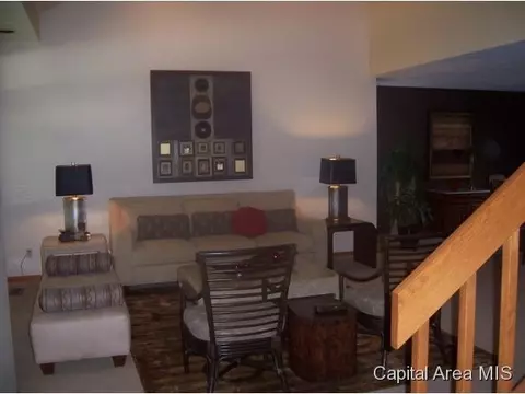 2713 Timber Pointe, Springfield, IL 62702 photo 3