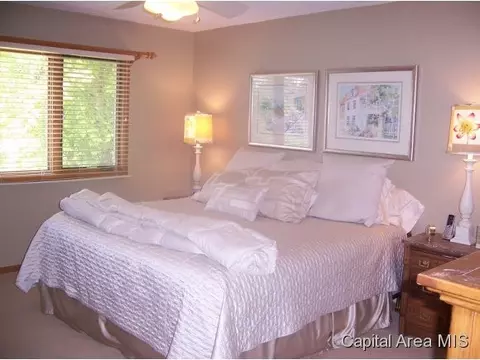 2713 Timber Pointe, Springfield, IL 62702 photo 7
