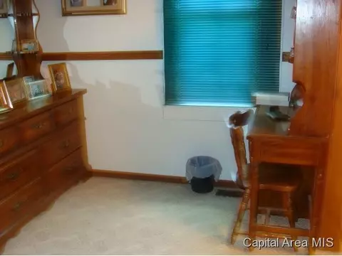 316 E Main St, Thayer, IL 62689 photo 10