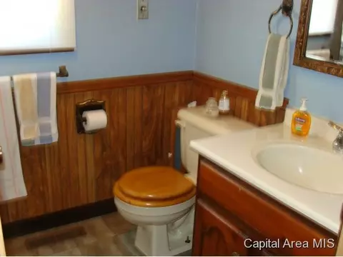316 E Main St, Thayer, IL 62689 photo 12