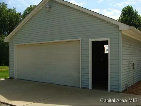 316 E Main St, Thayer, IL 62689 photo 4