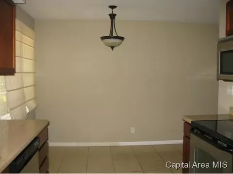 2432 S 04th, Springfield, IL 62703 photo 6