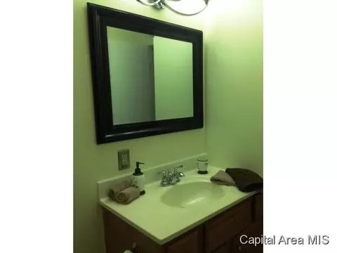 2073 Scarbrough, Springfield, IL 62702 photo 11