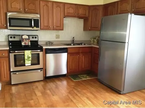 2073 Scarbrough, Springfield, IL 62702 photo 6