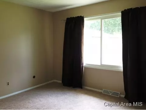 2073 Scarbrough, Springfield, IL 62702 photo 9