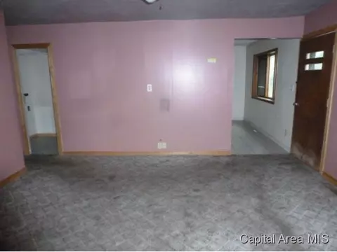 309 E Jackson, Auburn, IL 62615 photo 3