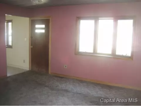 309 E Jackson, Auburn, IL 62615 photo 4