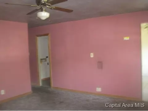 309 E Jackson, Auburn, IL 62615 photo 7
