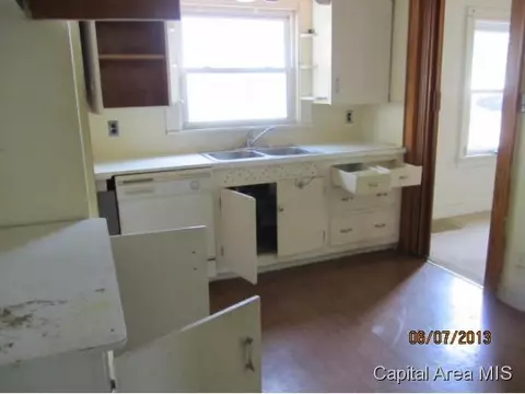 2437 S 5th, Springfield, IL 62703 photo 4