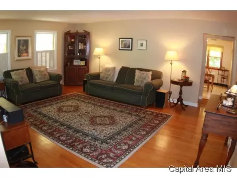 2121 Whittier Ave, Springfield, IL 62704 photo 9