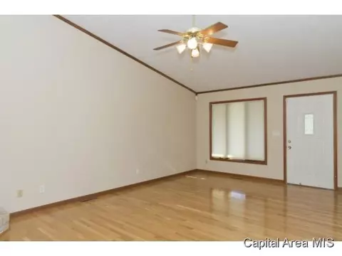 2211 Pond Mill Ct, Springfield, IL 62704 photo 3