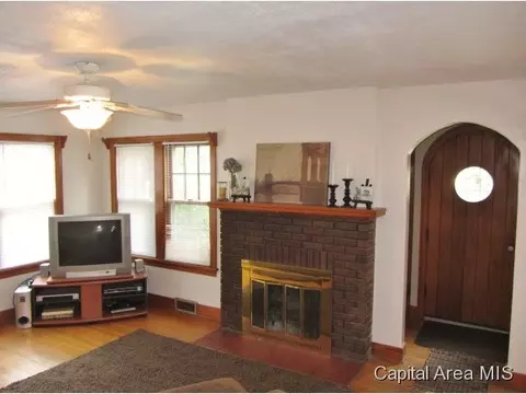 2237 S Lowell, Springfield, IL 62704 photo 3