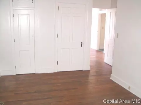 827 S 5th, Springfield, IL 62703 photo 5
