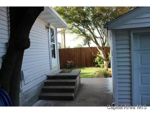 7 Evergreen Ct, Springfield, IL 62704 photo 4
