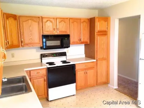 2047 Scarbrough Rd, Springfield, IL 62702 photo 6